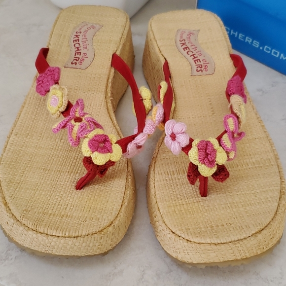🥳🎈HOST PICK!!🎈🥳 ❤ SKECHERS SANDALS ❤
